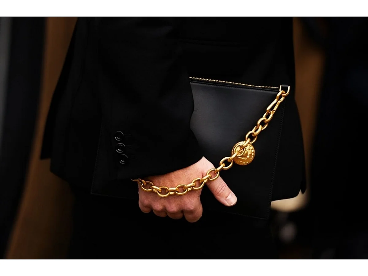 Balenciaga, Givenchy & Beyond: The Data Behind Luxury Bag Sales in 2026